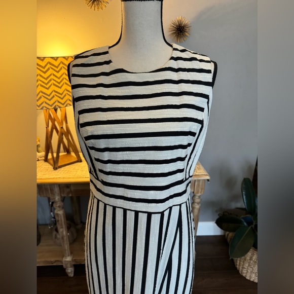 Ann Taylor - women’s dress 8 - Picture 2 of 7